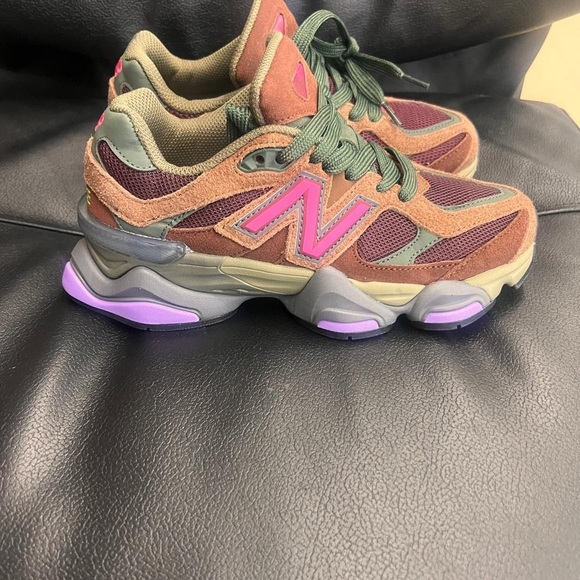 New Balance 9060 Rich Oak Burgundy - Picture 6 of 10